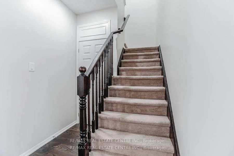 Photo 23 of 989 Farmstead Drive, Milton, Willmott — HOMEH