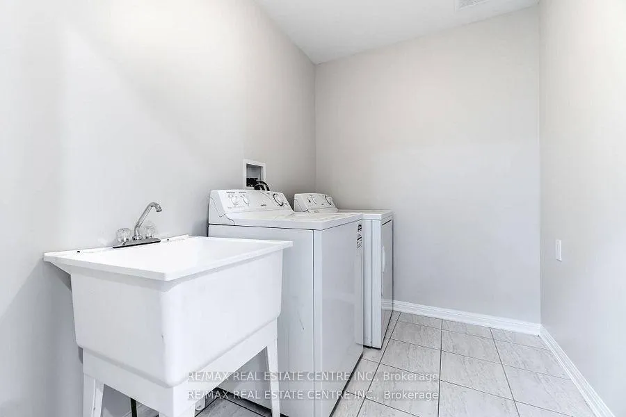 Photo 35 of 989 Farmstead Drive, Milton, Willmott — HOMEH