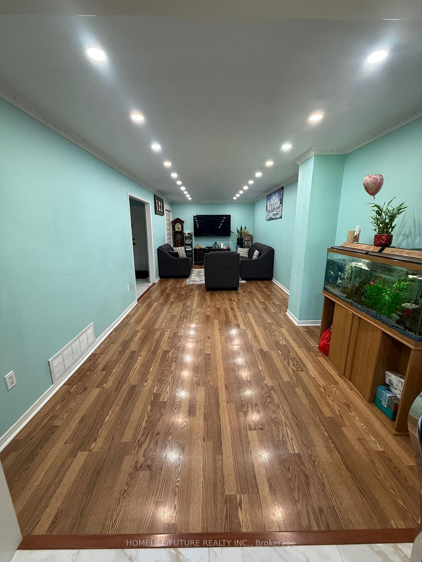 Photo 3 of 85 Stather Crescent, Markham, Milliken Mills East — HOMEH