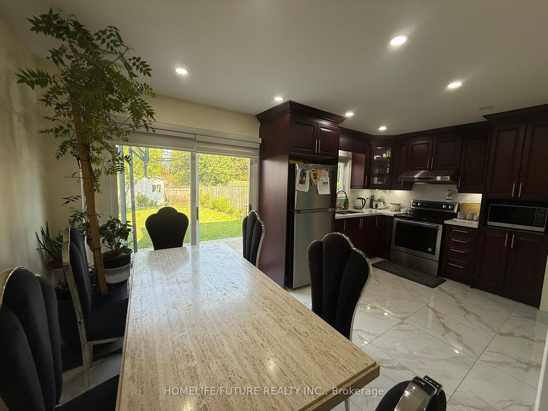 Photo 5 of 85 Stather Crescent, Markham, Milliken Mills East — HOMEH