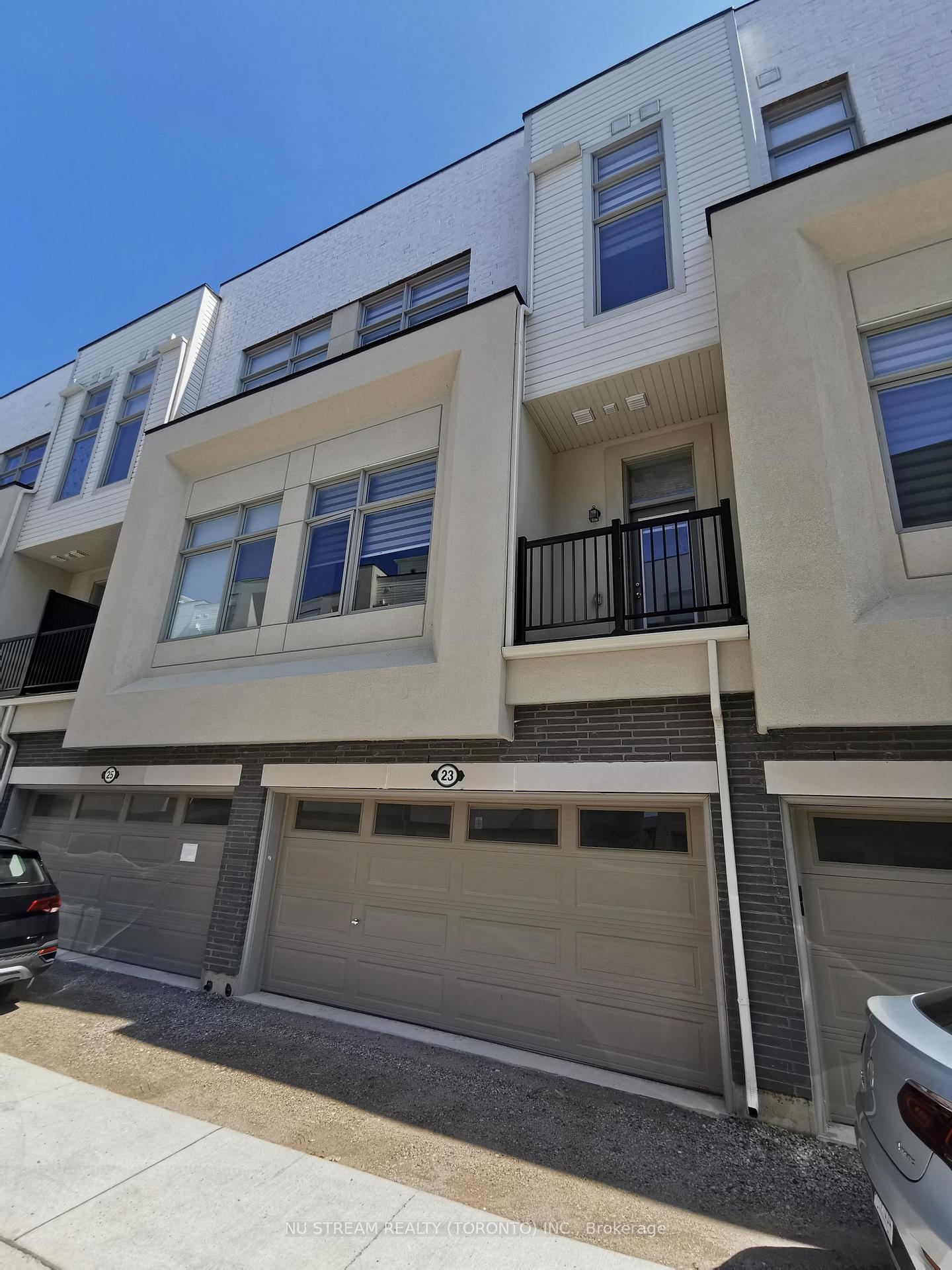Photo 2 of 23 Albert Firman Lane, Markham, Cachet — HOMEH
