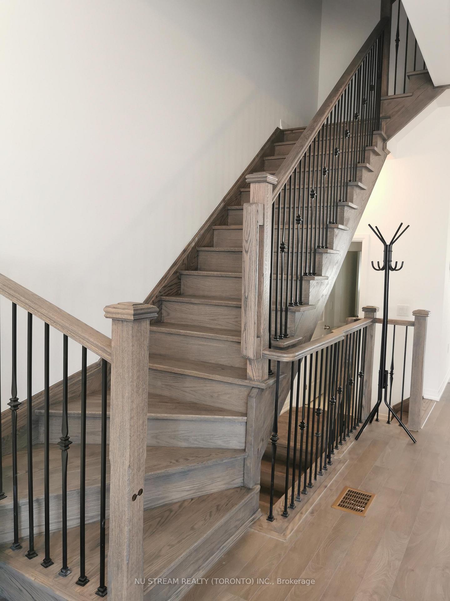 Photo 12 of 23 Albert Firman Lane, Markham, Cachet — HOMEH