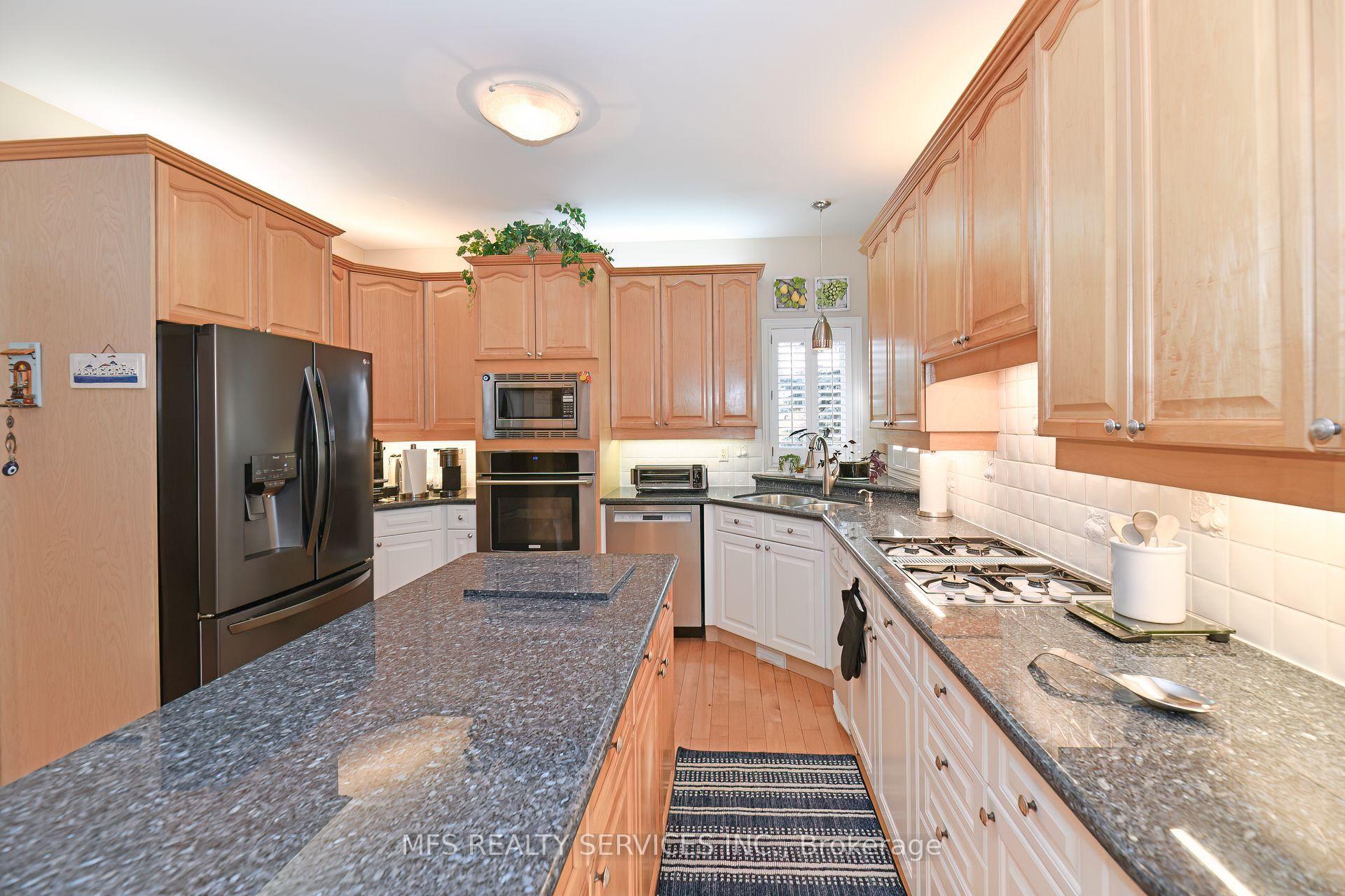 Photo 4 of 9 Richview Court, Markham, Thornlea — HOMEH