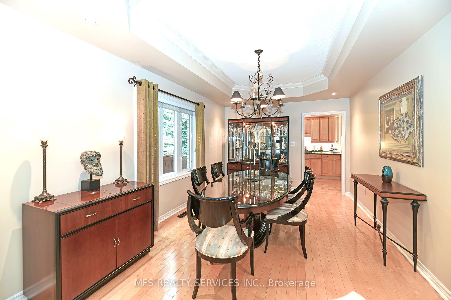 Photo 11 of 9 Richview Court, Markham, Thornlea — HOMEH
