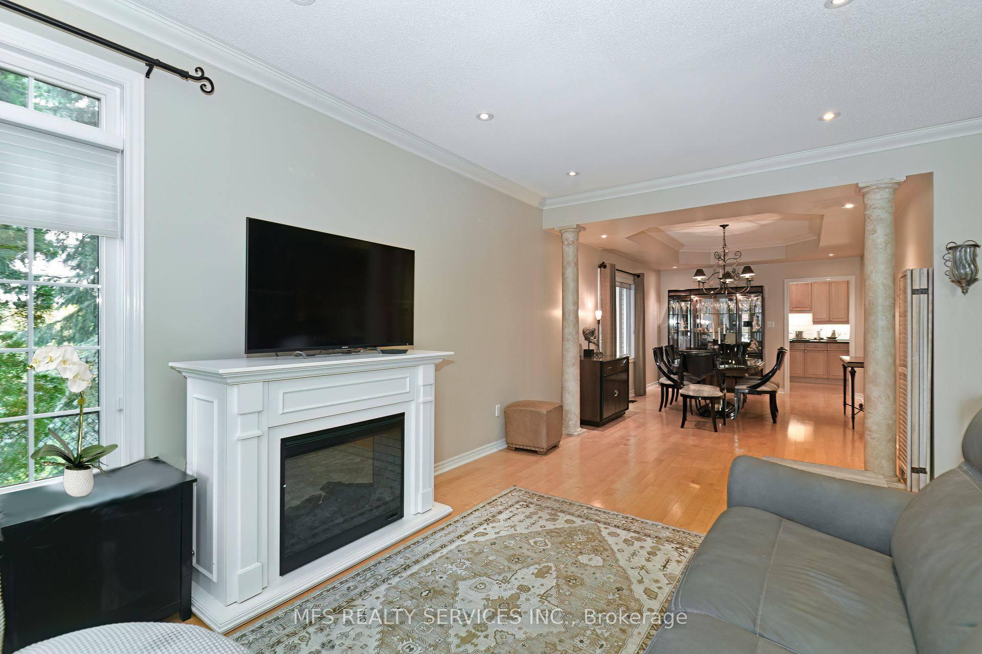Photo 13 of 9 Richview Court, Markham, Thornlea — HOMEH