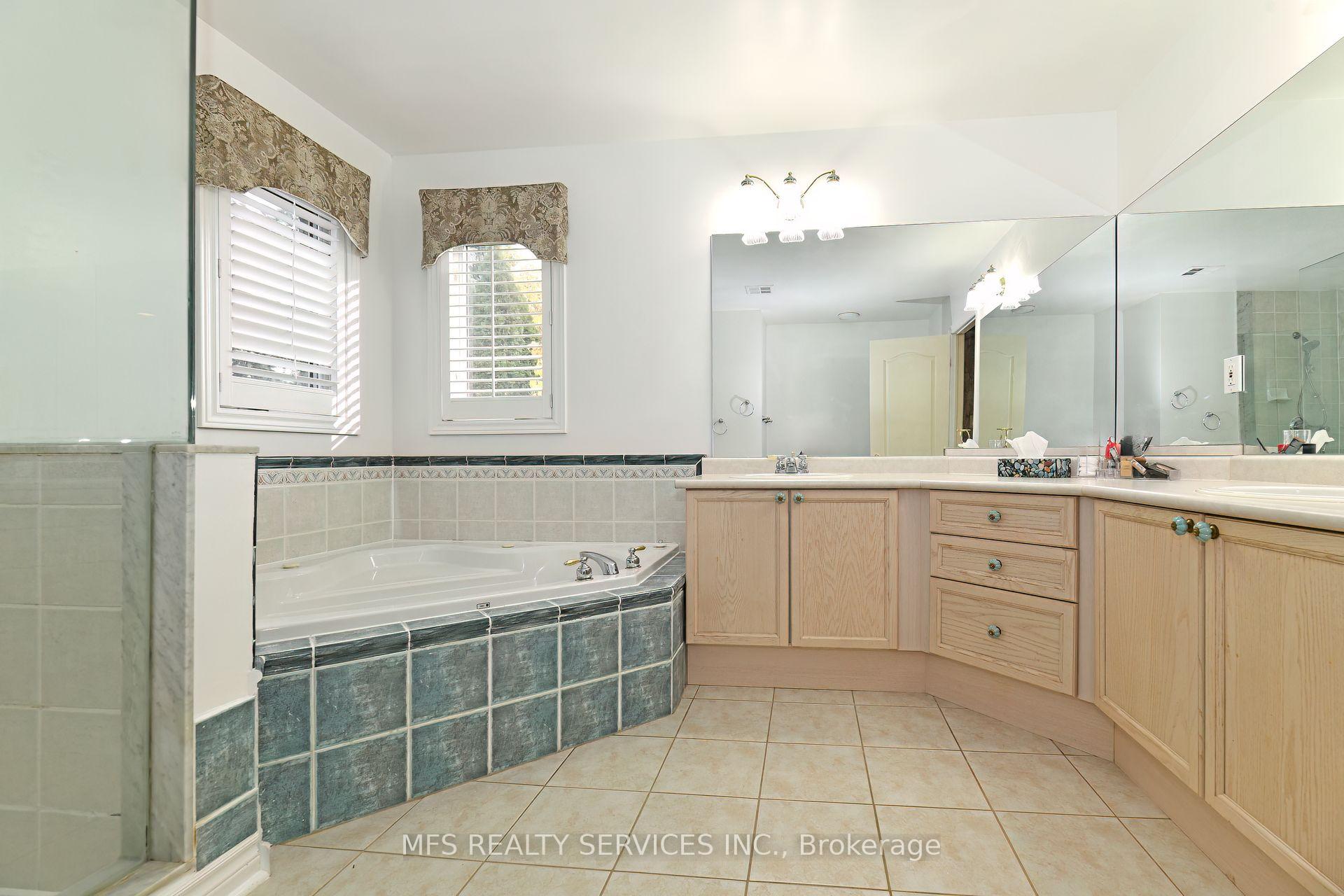 Photo 22 of 9 Richview Court, Markham, Thornlea — HOMEH