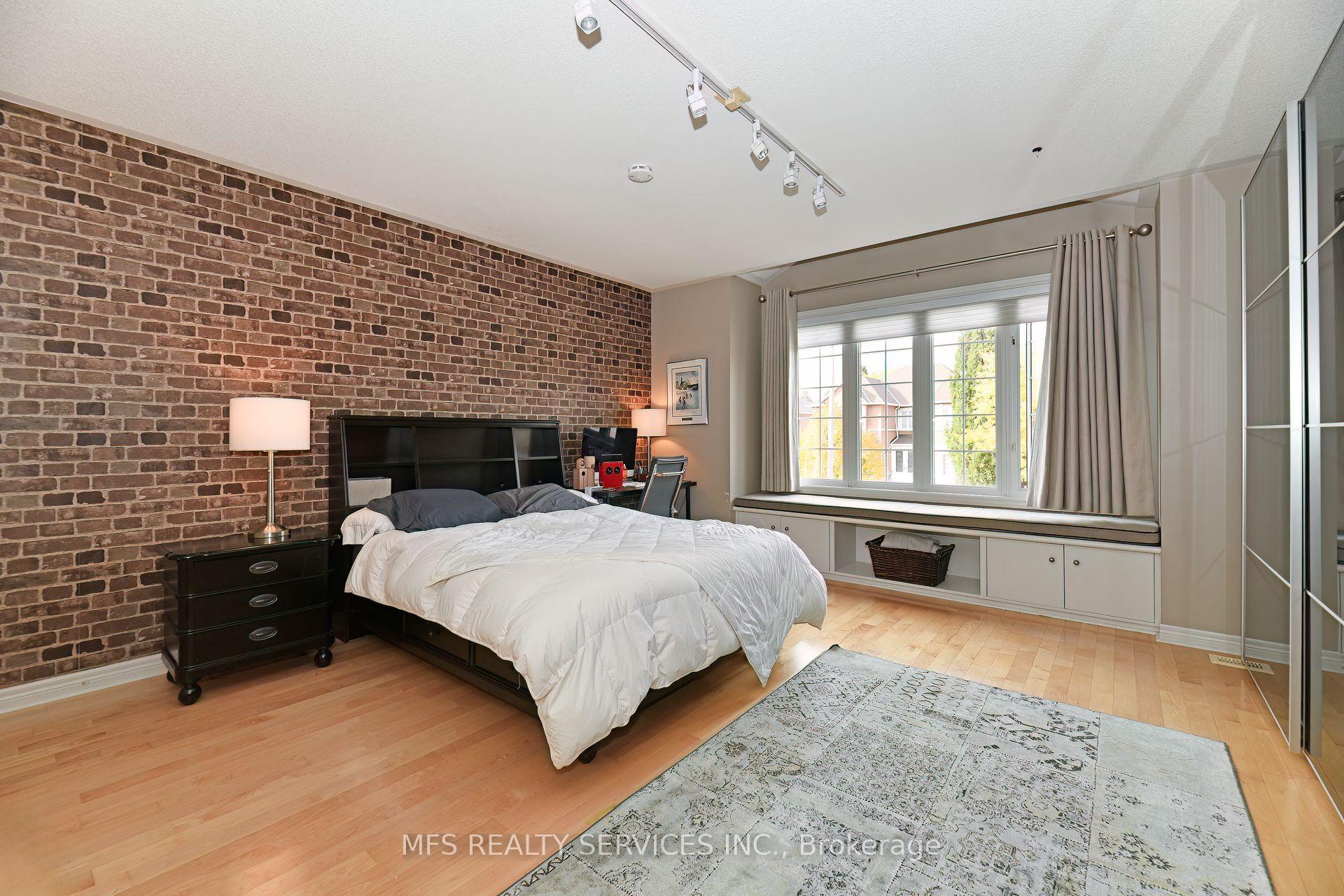 Photo 24 of 9 Richview Court, Markham, Thornlea — HOMEH