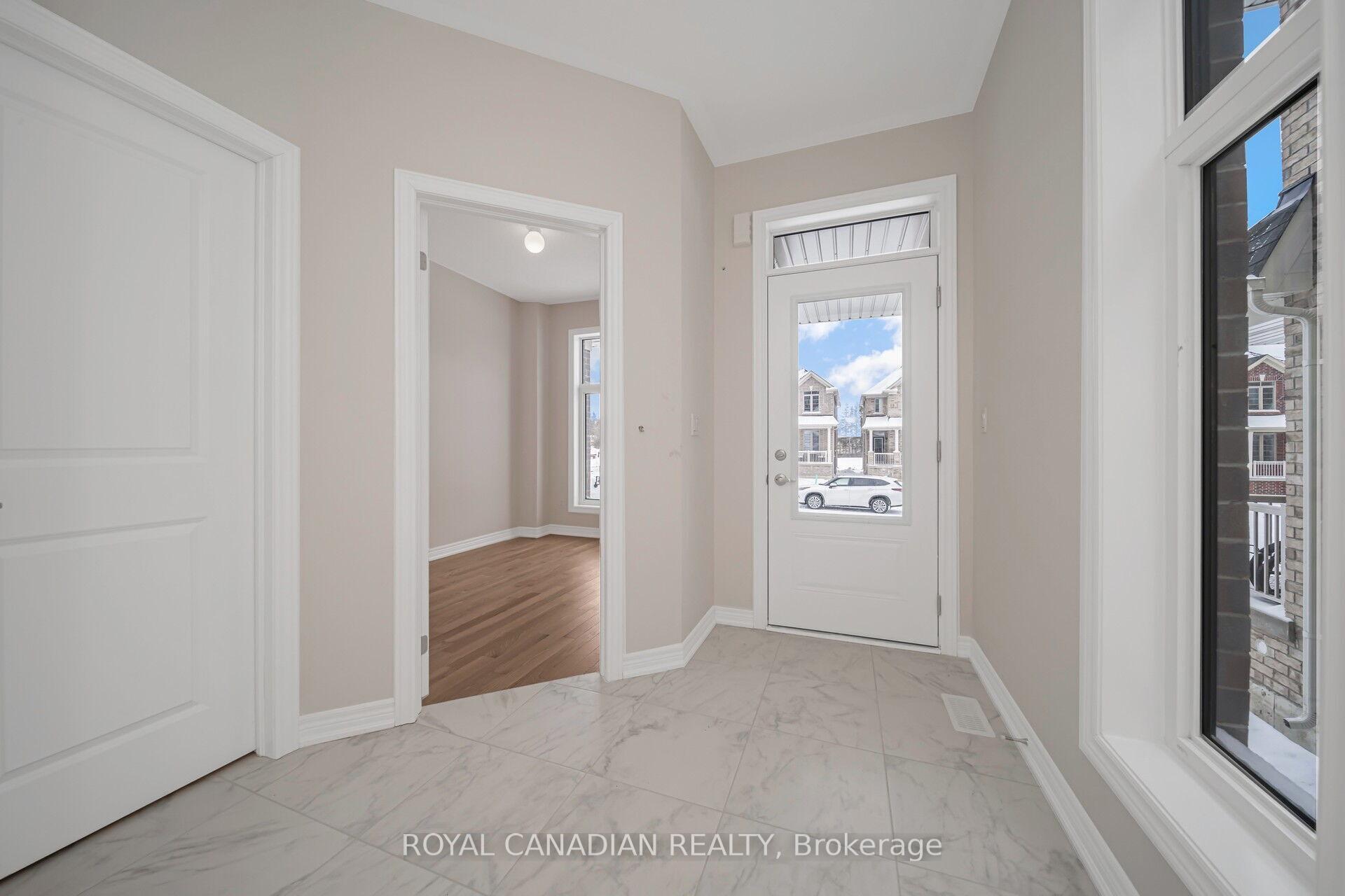 Photo 6 of 1327 Davis Loop, Innisfil, Lefroy — HOMEH