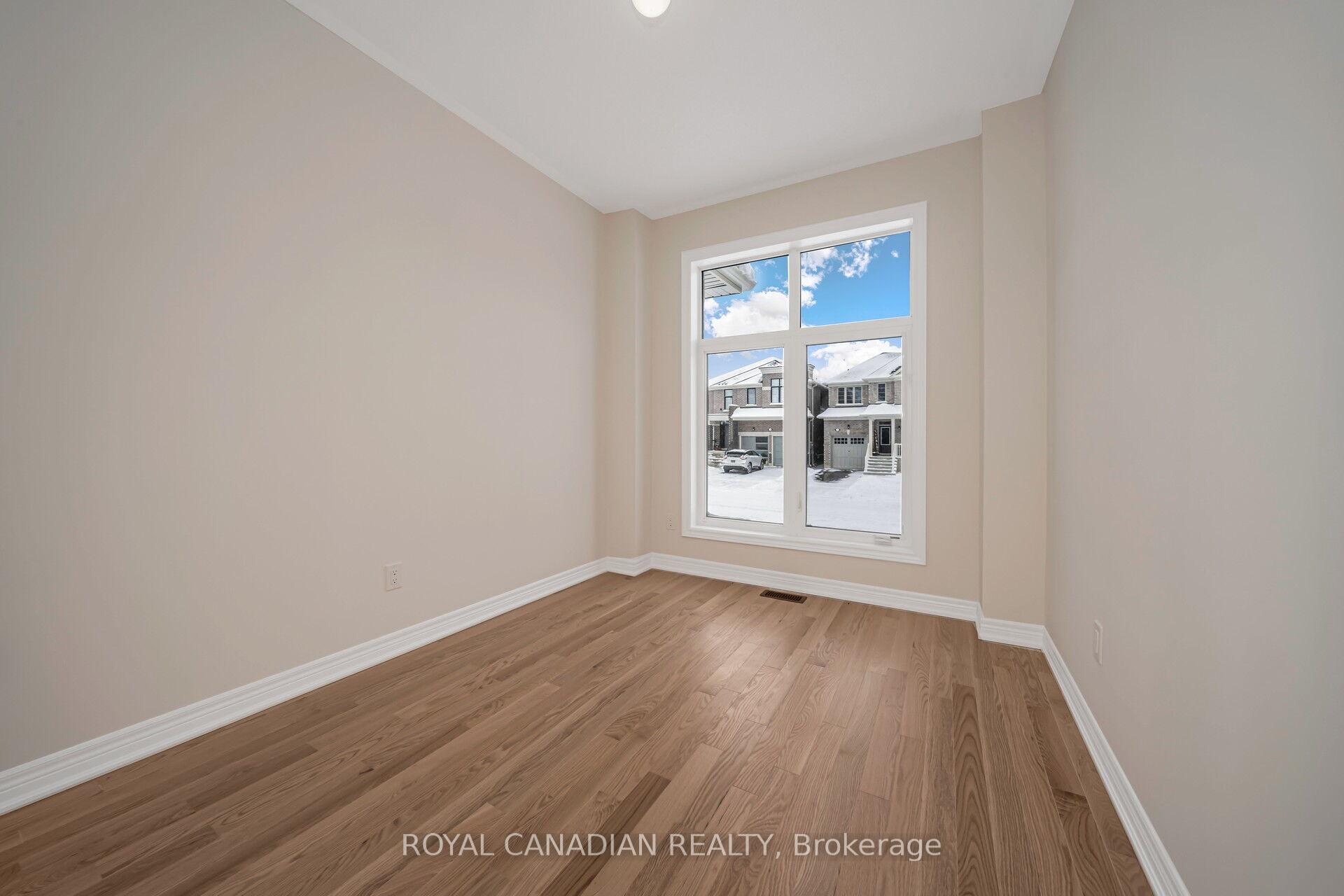 Photo 7 of 1327 Davis Loop, Innisfil, Lefroy — HOMEH