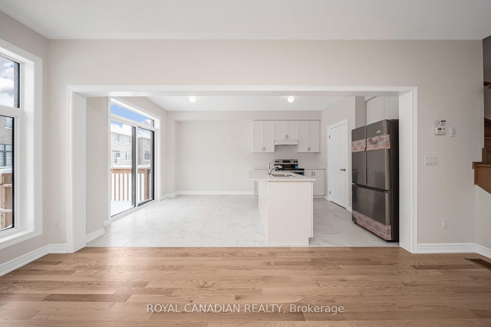 Photo 12 of 1327 Davis Loop, Innisfil, Lefroy — HOMEH