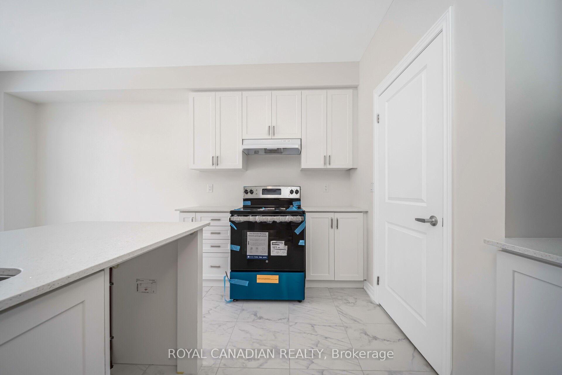 Photo 14 of 1327 Davis Loop, Innisfil, Lefroy — HOMEH