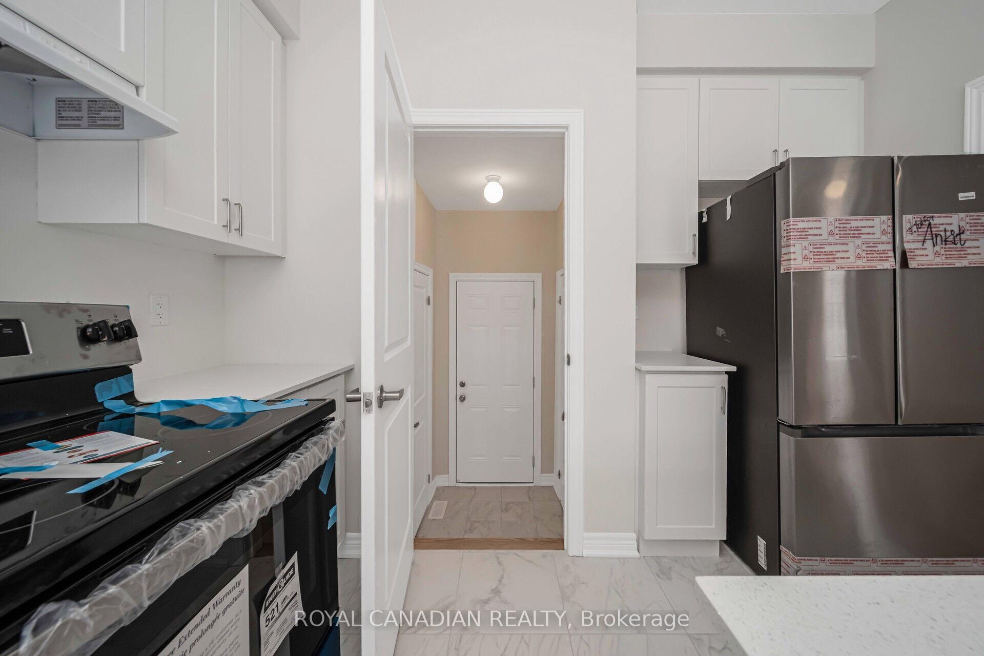Photo 15 of 1327 Davis Loop, Innisfil, Lefroy — HOMEH
