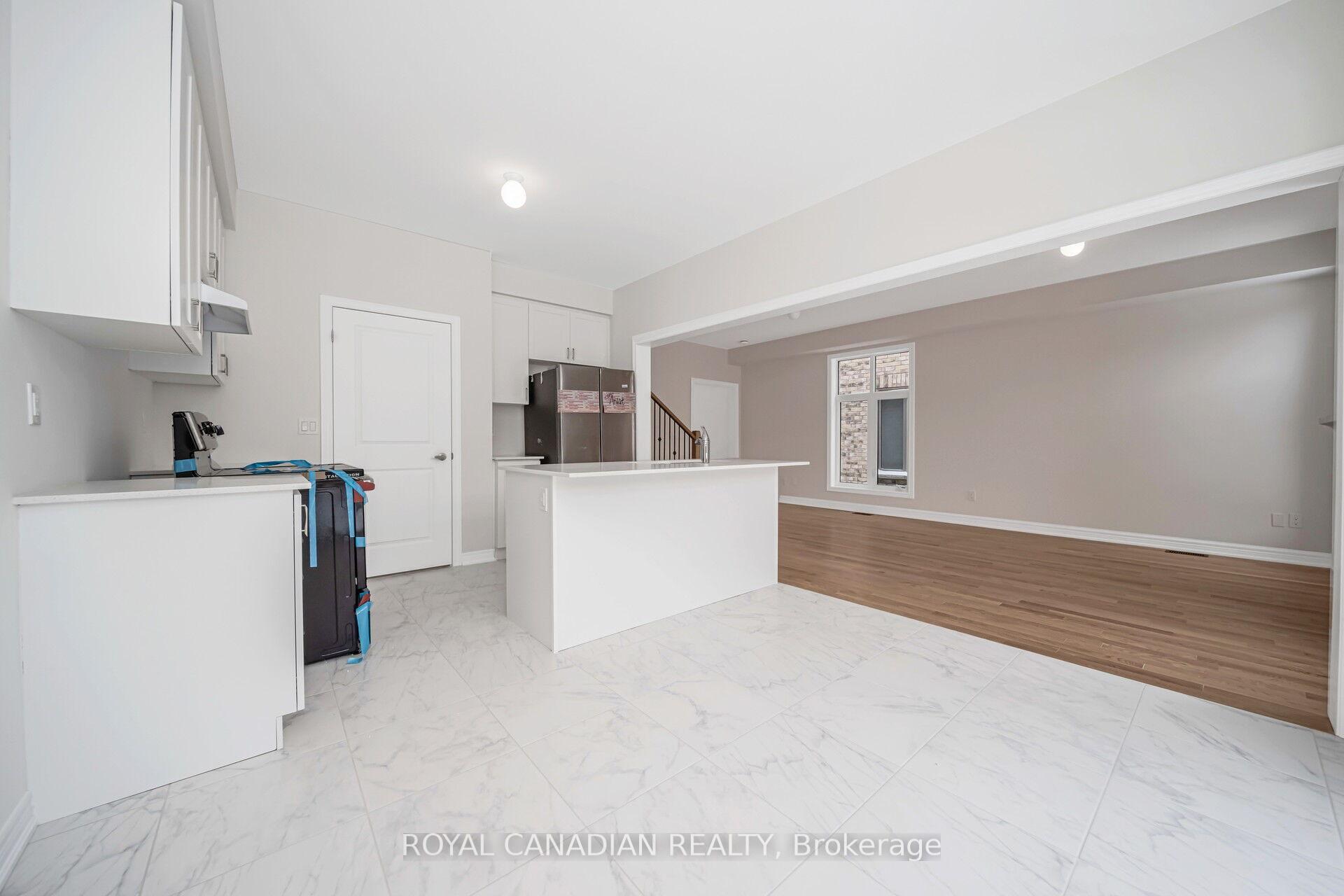 Photo 17 of 1327 Davis Loop, Innisfil, Lefroy — HOMEH