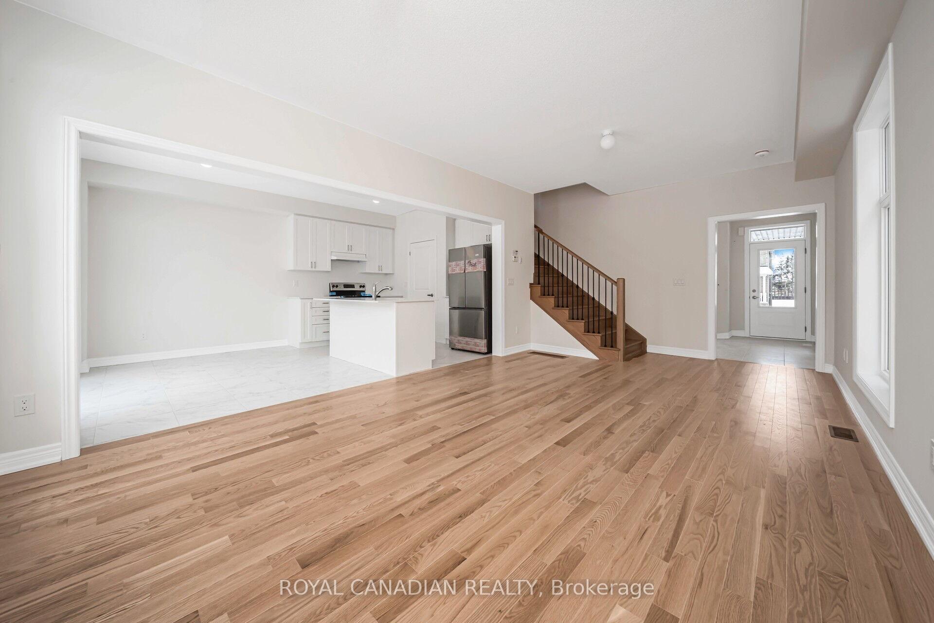 Photo 21 of 1327 Davis Loop, Innisfil, Lefroy — HOMEH