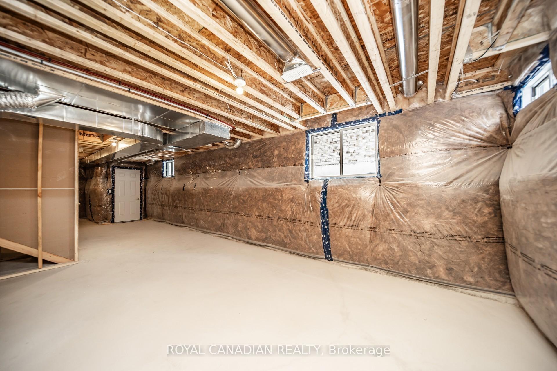 Photo 32 of 1327 Davis Loop, Innisfil, Lefroy — HOMEH