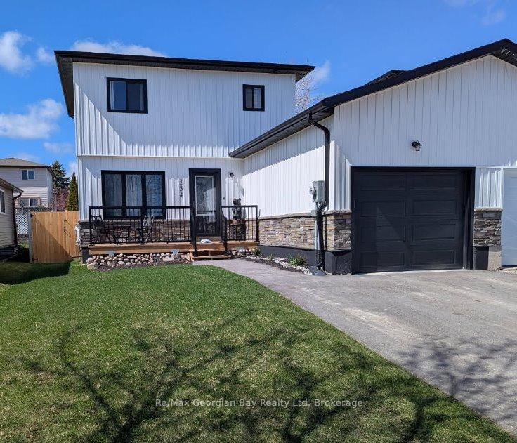 Front of 334 Rose Crescent