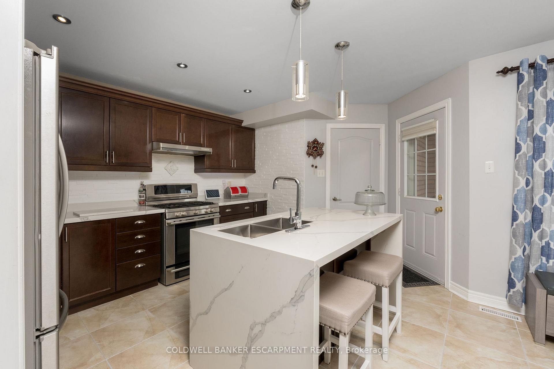 Photo 6 of 256 Landsborough Avenue, Milton, Scott — HOMEH