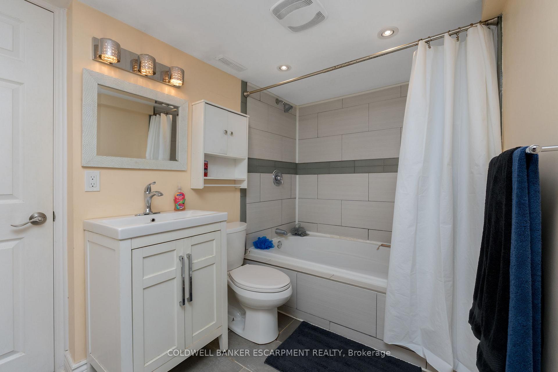 Photo 43 of 256 Landsborough Avenue, Milton, Scott — HOMEH