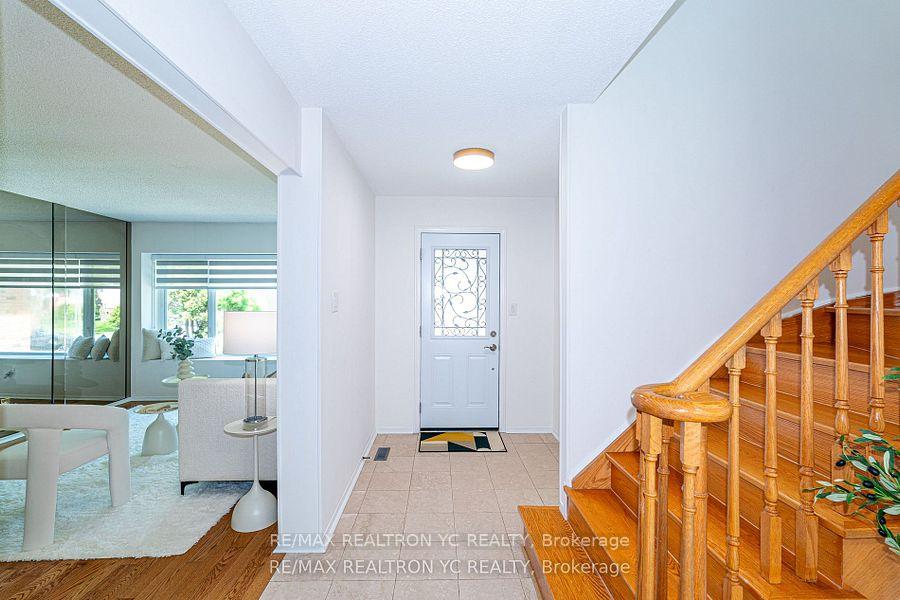 Photo 4 of 19 Breckonwood Crescent, Markham, Aileen-Willowbrook — HOMEH