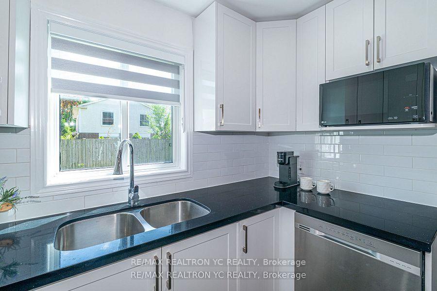 Photo 18 of 19 Breckonwood Crescent, Markham, Aileen-Willowbrook — HOMEH