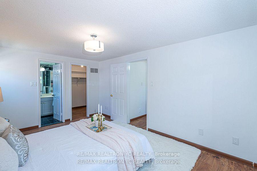 Photo 23 of 19 Breckonwood Crescent, Markham, Aileen-Willowbrook — HOMEH