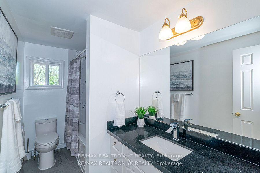 Photo 29 of 19 Breckonwood Crescent, Markham, Aileen-Willowbrook — HOMEH