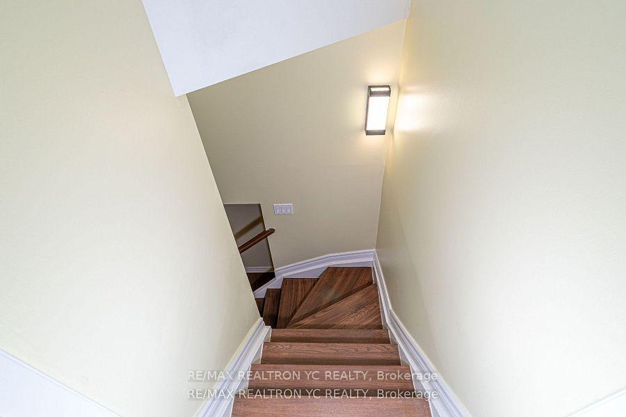 Photo 35 of 19 Breckonwood Crescent, Markham, Aileen-Willowbrook — HOMEH