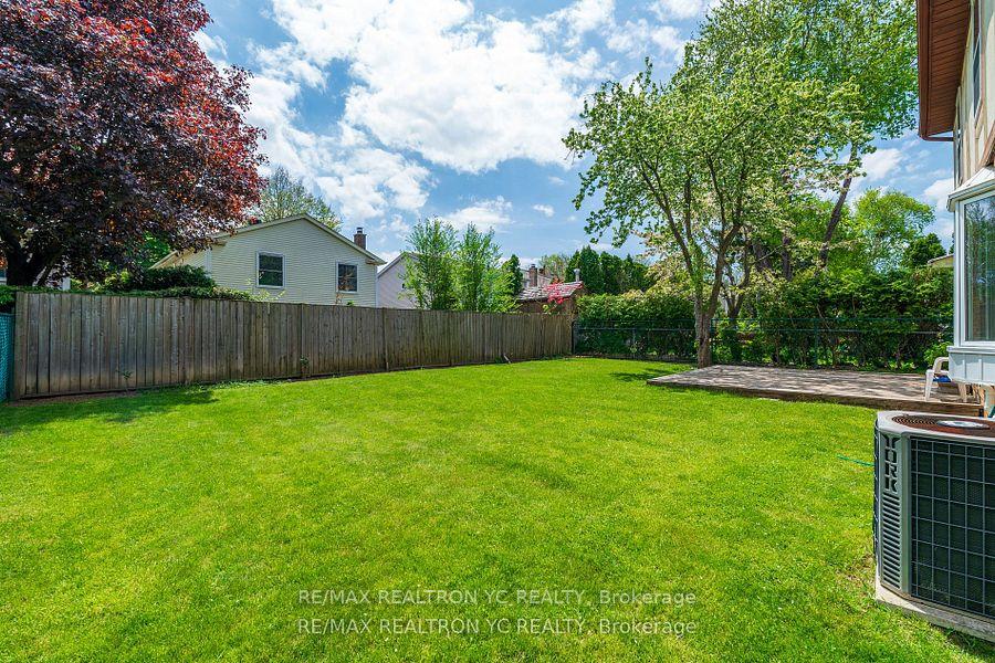 Photo 43 of 19 Breckonwood Crescent, Markham, Aileen-Willowbrook — HOMEH