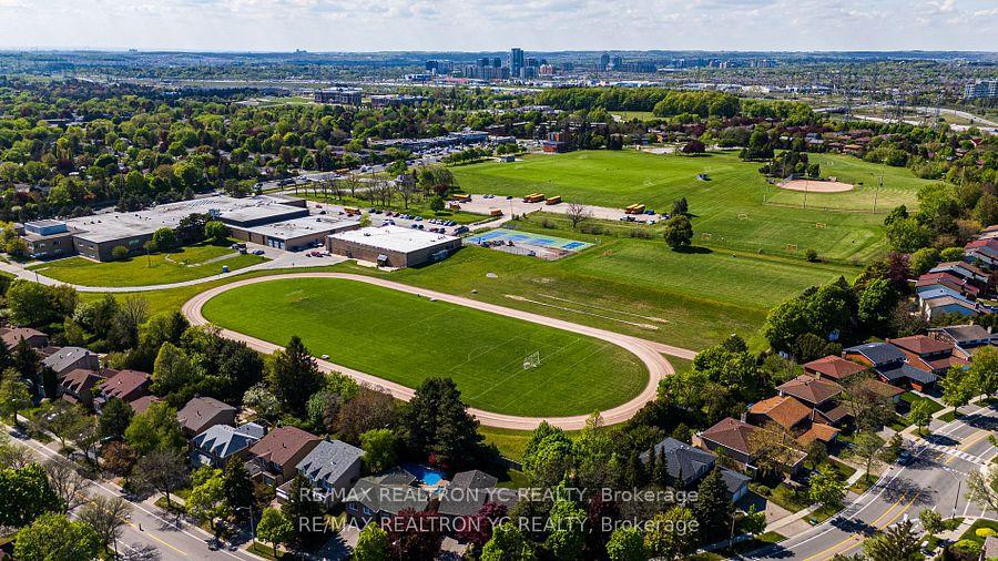 Photo 45 of 19 Breckonwood Crescent, Markham, Aileen-Willowbrook — HOMEH