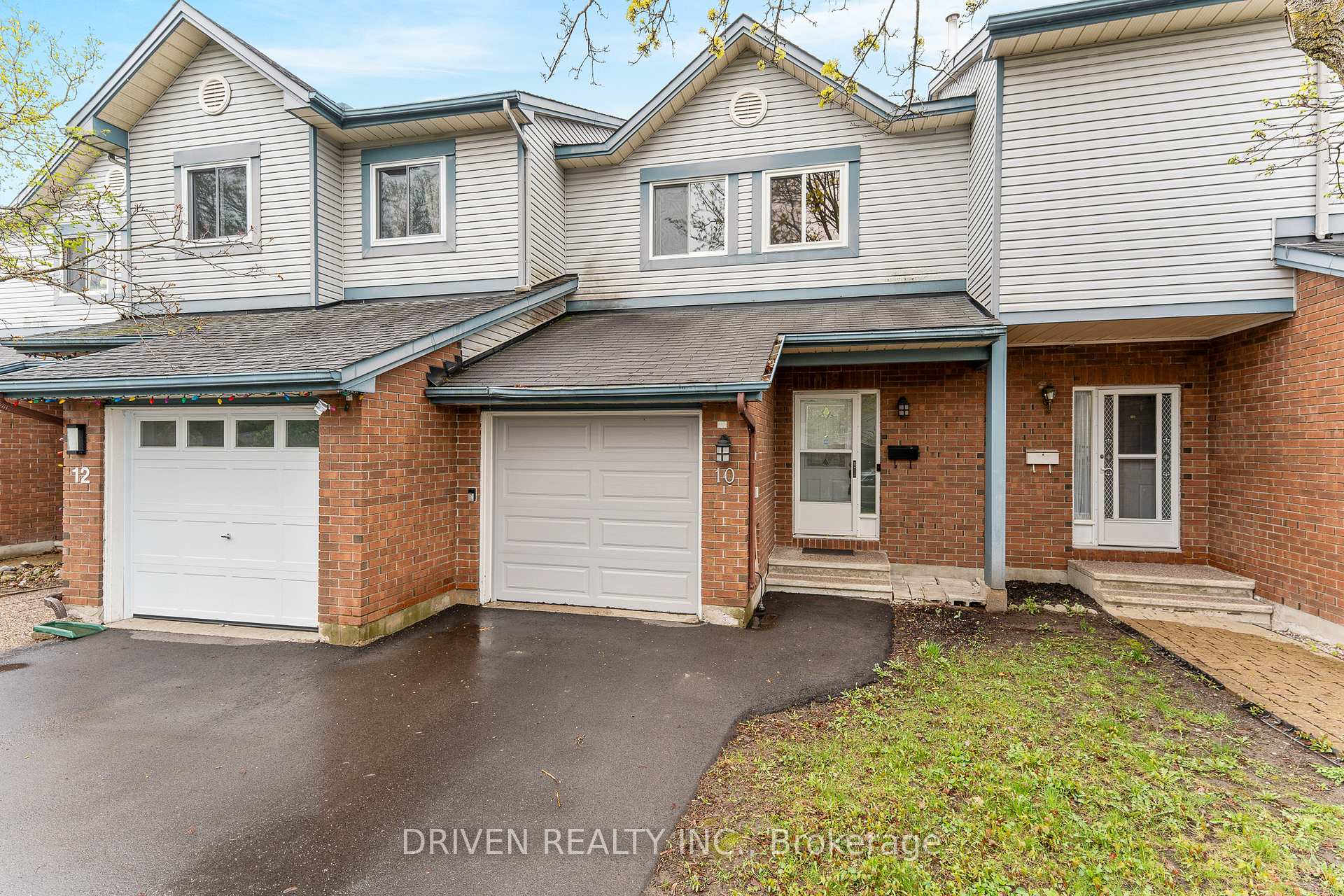 Photo 1 of 10 Piper Crescent, Ottawa, Kanata - Morgan's Grant/South March — HOMEH