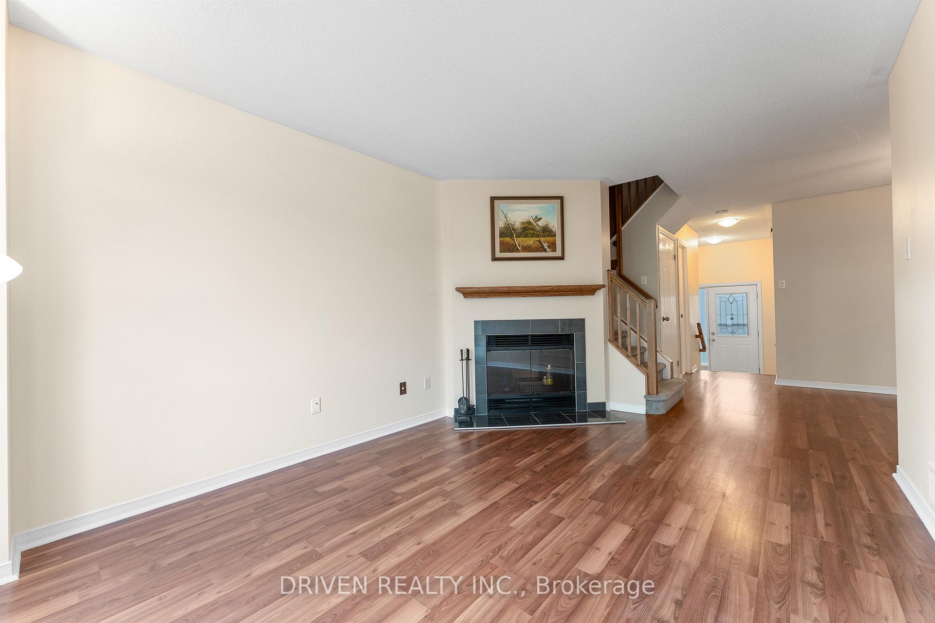 Photo 7 of 10 Piper Crescent, Ottawa, Kanata - Morgan's Grant/South March — HOMEH
