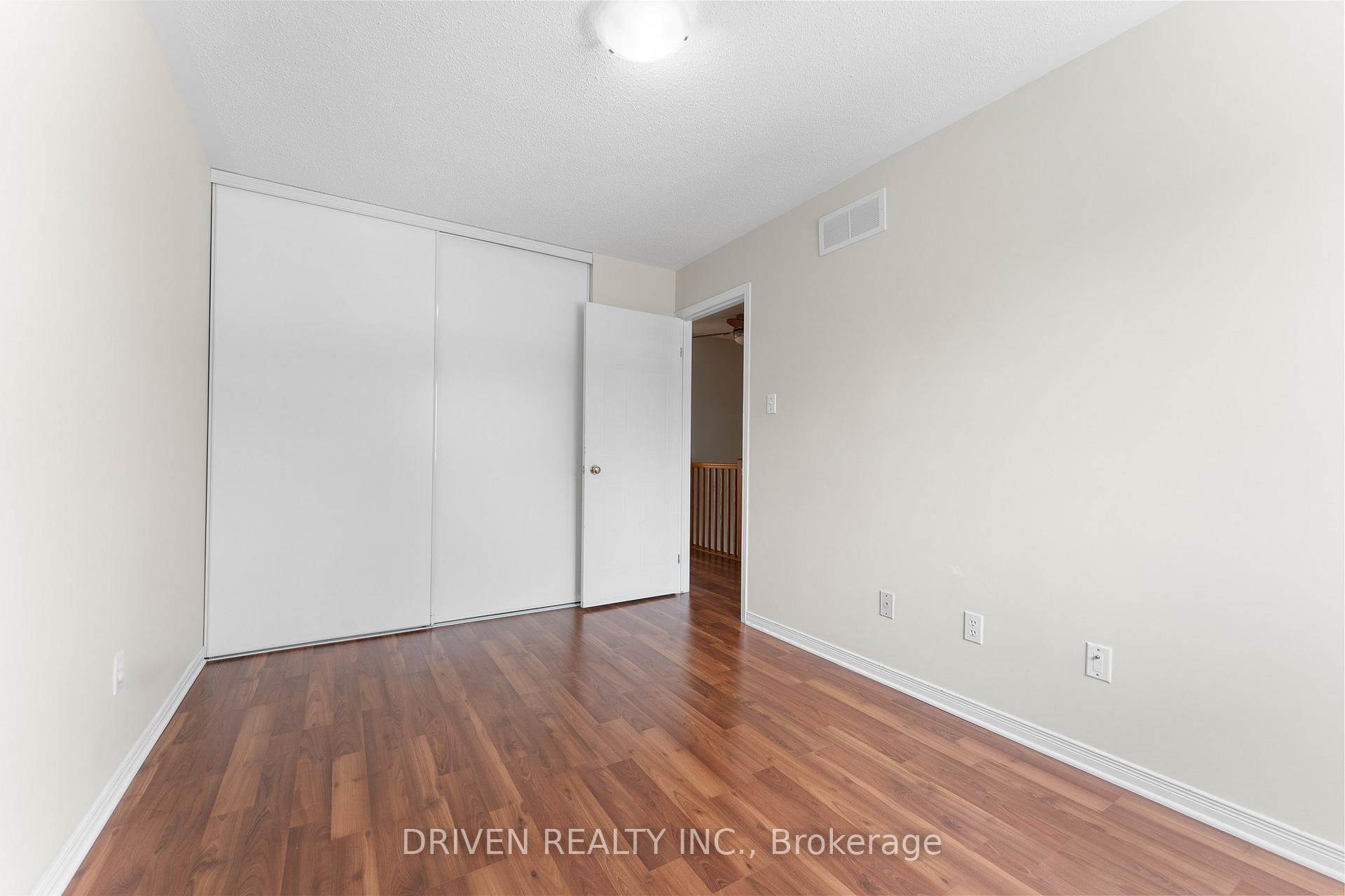 Photo 17 of 10 Piper Crescent, Ottawa, Kanata - Morgan's Grant/South March — HOMEH