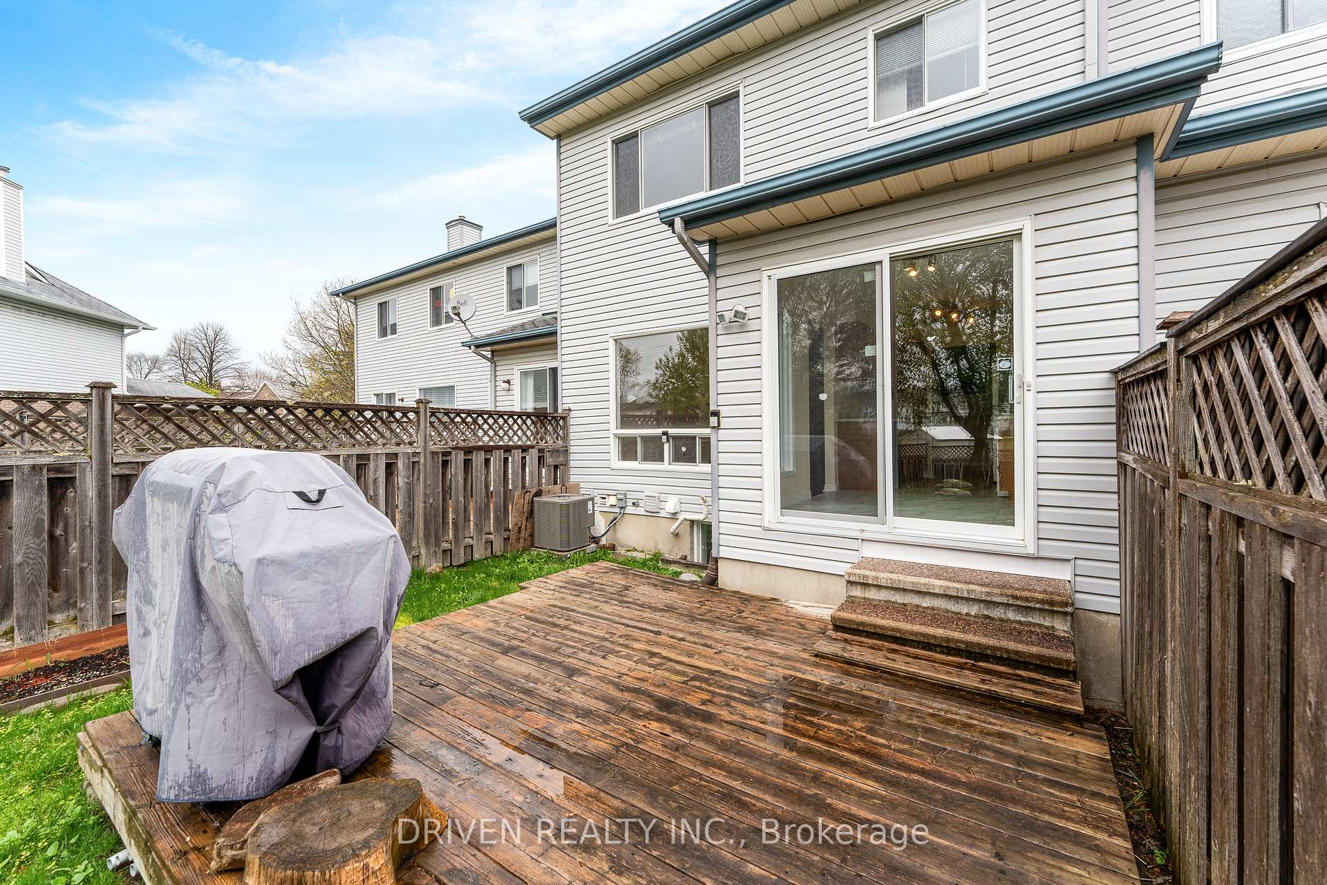 Photo 27 of 10 Piper Crescent, Ottawa, Kanata - Morgan's Grant/South March — HOMEH