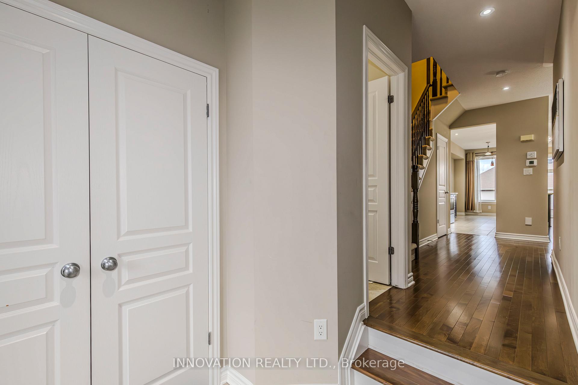 Photo 3 of 946 Fletcher Circle, Ottawa, Kanata - Kanata Lakes/Heritage Hills — HOMEH