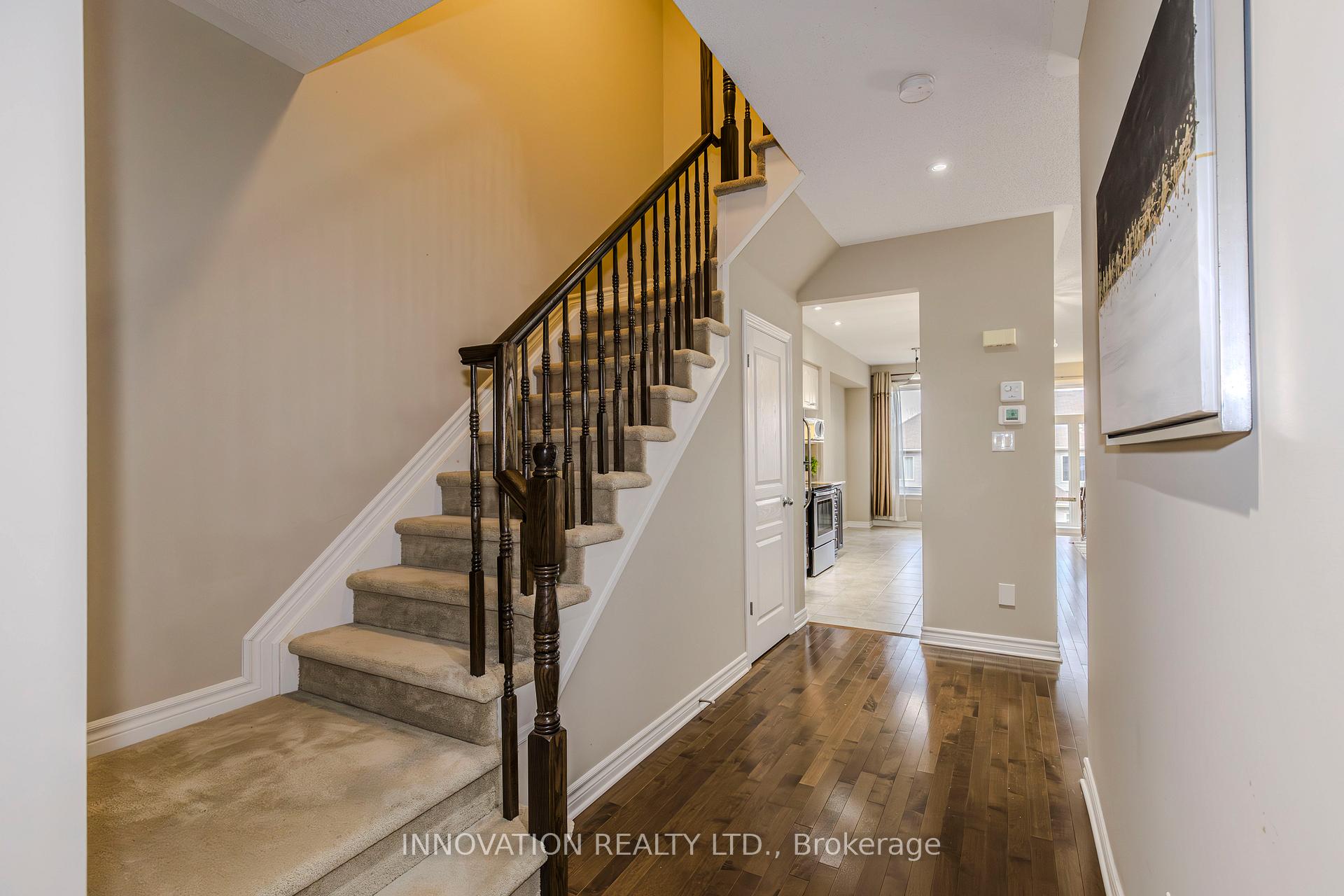 Photo 4 of 946 Fletcher Circle, Ottawa, Kanata - Kanata Lakes/Heritage Hills — HOMEH