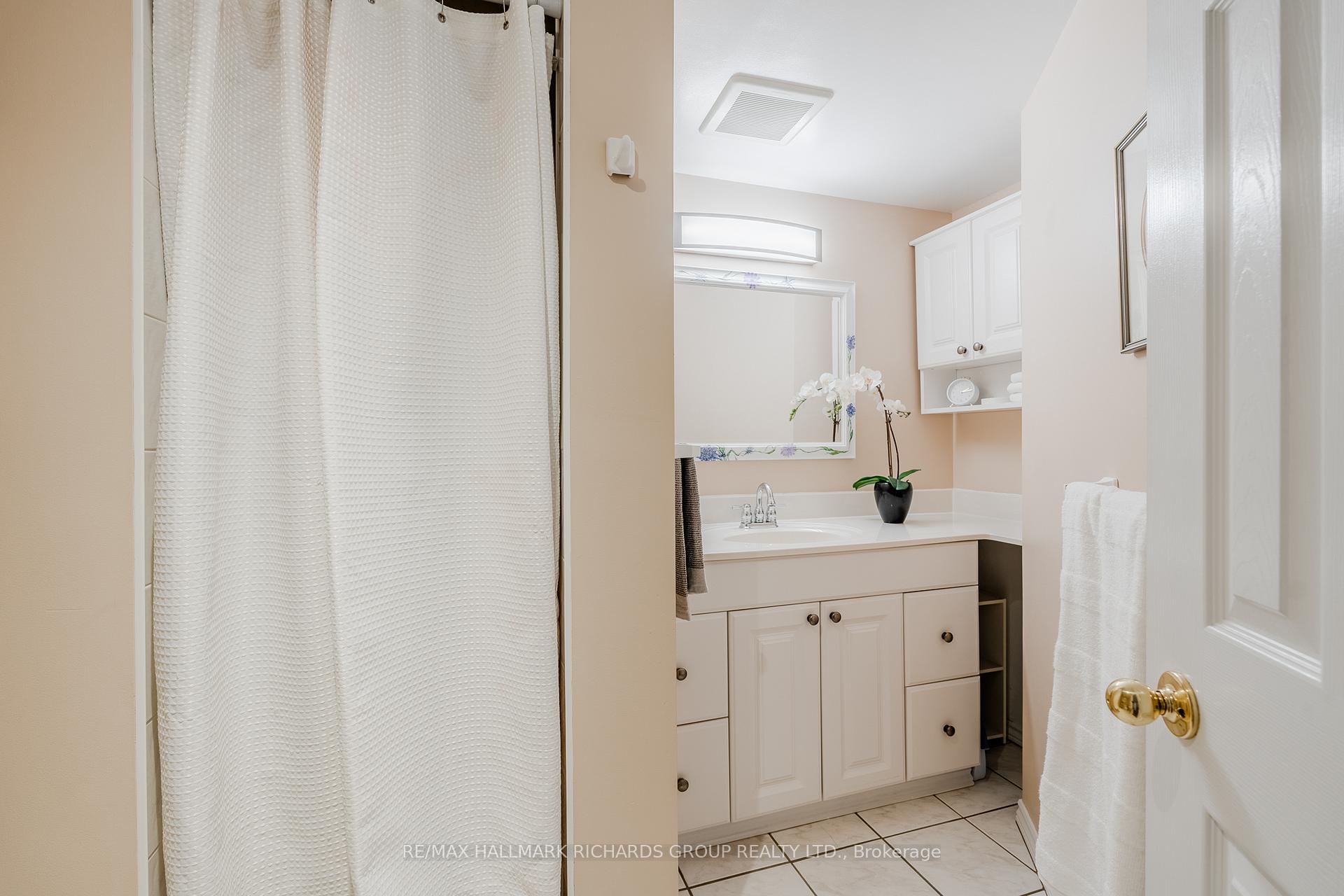 Photo 23 of 4 Shaindell Street, Markham, Royal Orchard — HOMEH