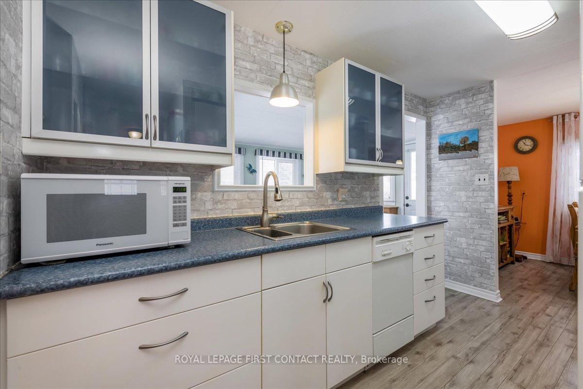 Photo 5 of 37 Trefoil Drive, Innisfil, Rural Innisfil — HOMEH
