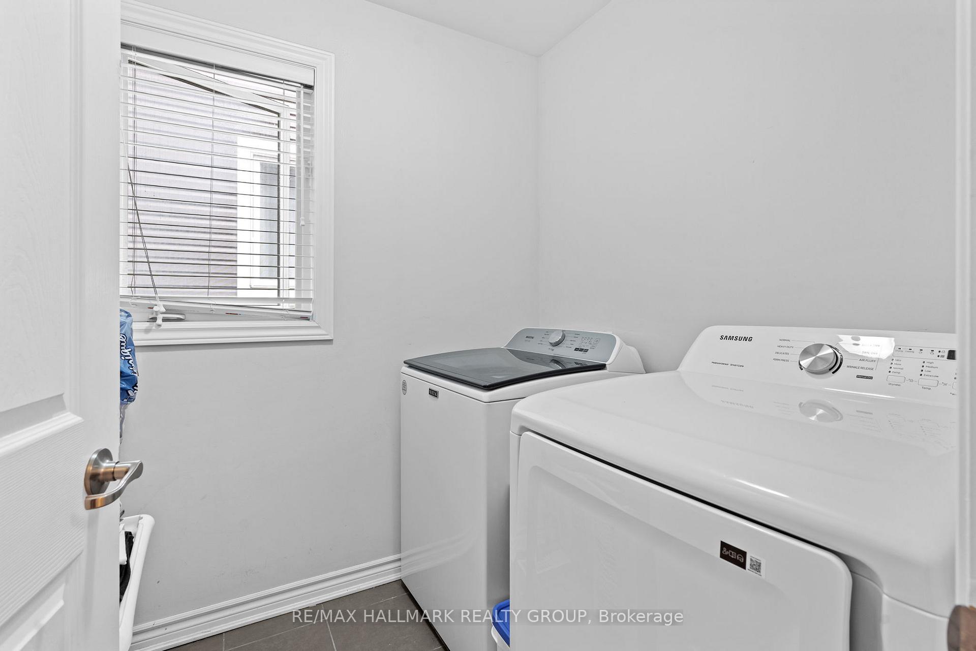 Photo 8 of 716 Summergaze Street, Ottawa, Kanata - Emerald Meadows/Trailwest — HOMEH