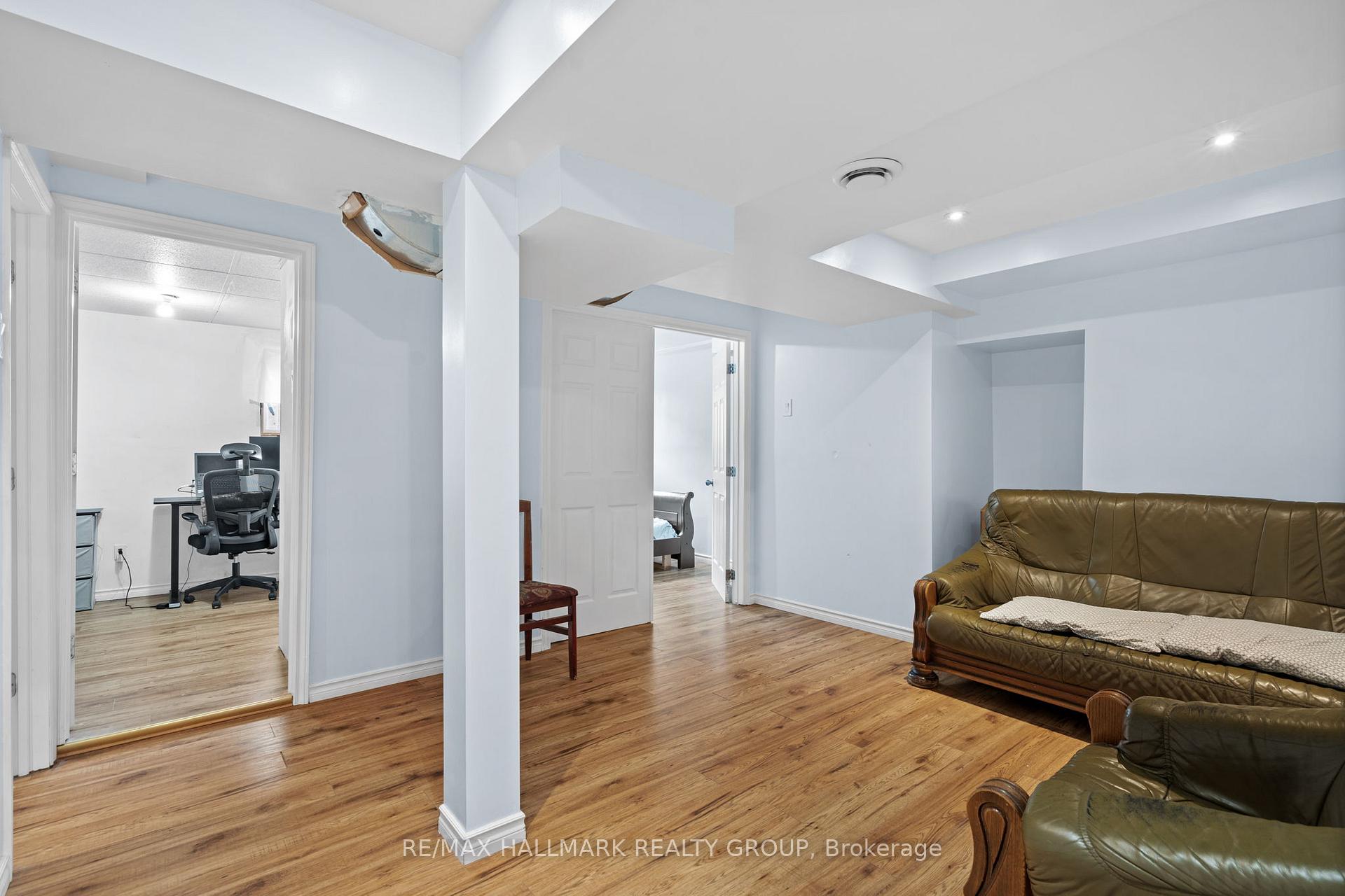 Photo 9 of 716 Summergaze Street, Ottawa, Kanata - Emerald Meadows/Trailwest — HOMEH