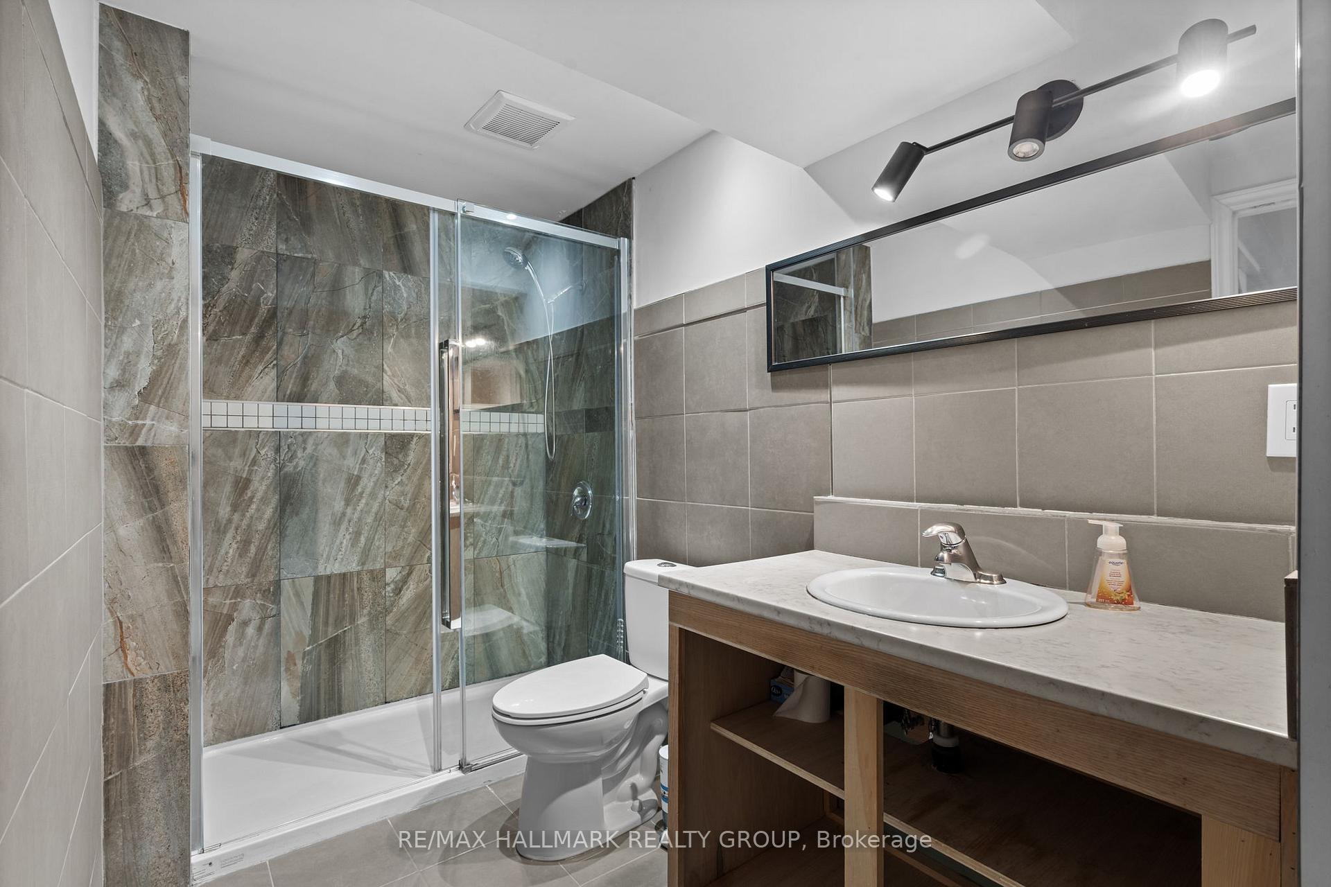 Photo 13 of 716 Summergaze Street, Ottawa, Kanata - Emerald Meadows/Trailwest — HOMEH