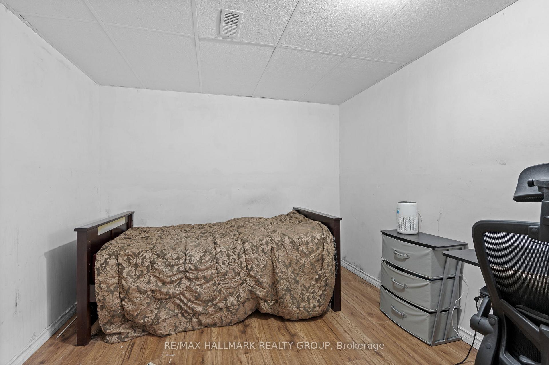 Photo 15 of 716 Summergaze Street, Ottawa, Kanata - Emerald Meadows/Trailwest — HOMEH