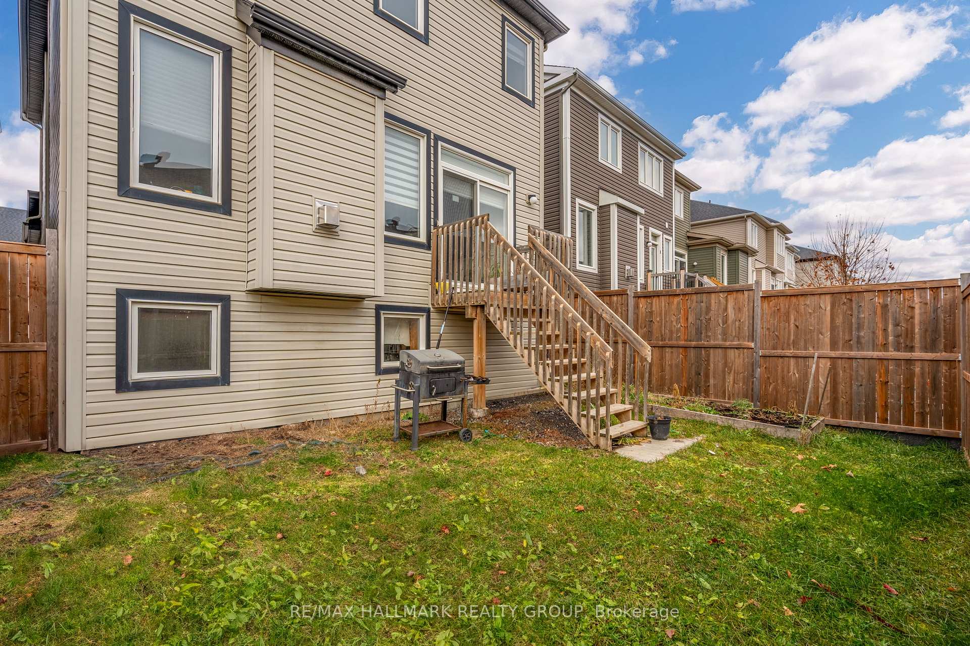 Photo 18 of 716 Summergaze Street, Ottawa, Kanata - Emerald Meadows/Trailwest — HOMEH