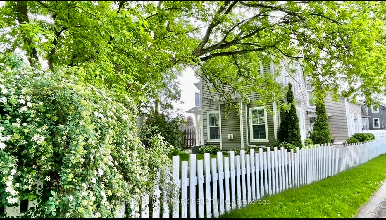 Photo 3 of 15 Station Lane, Markham, Unionville — HOMEH