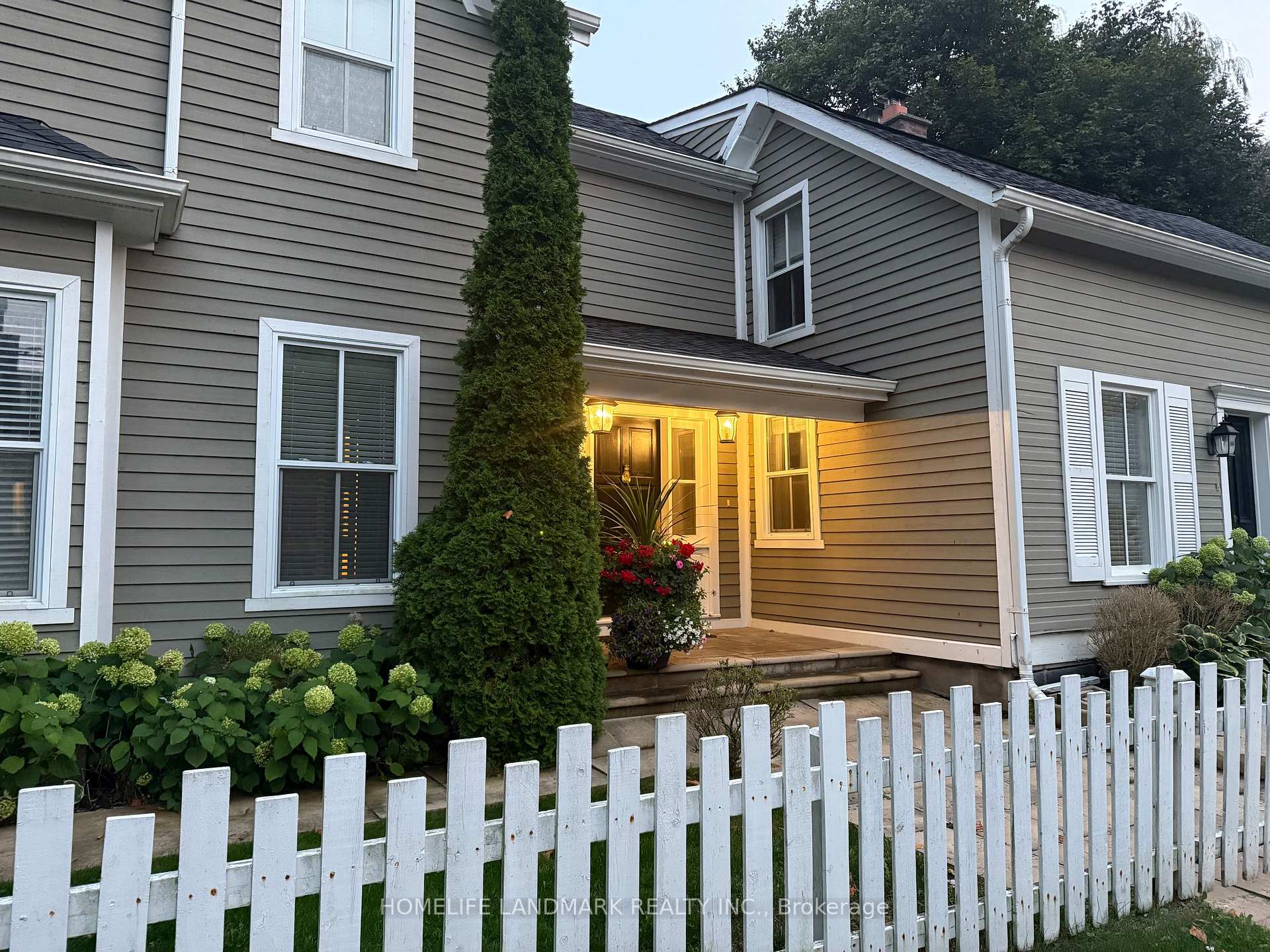 Photo 4 of 15 Station Lane, Markham, Unionville — HOMEH