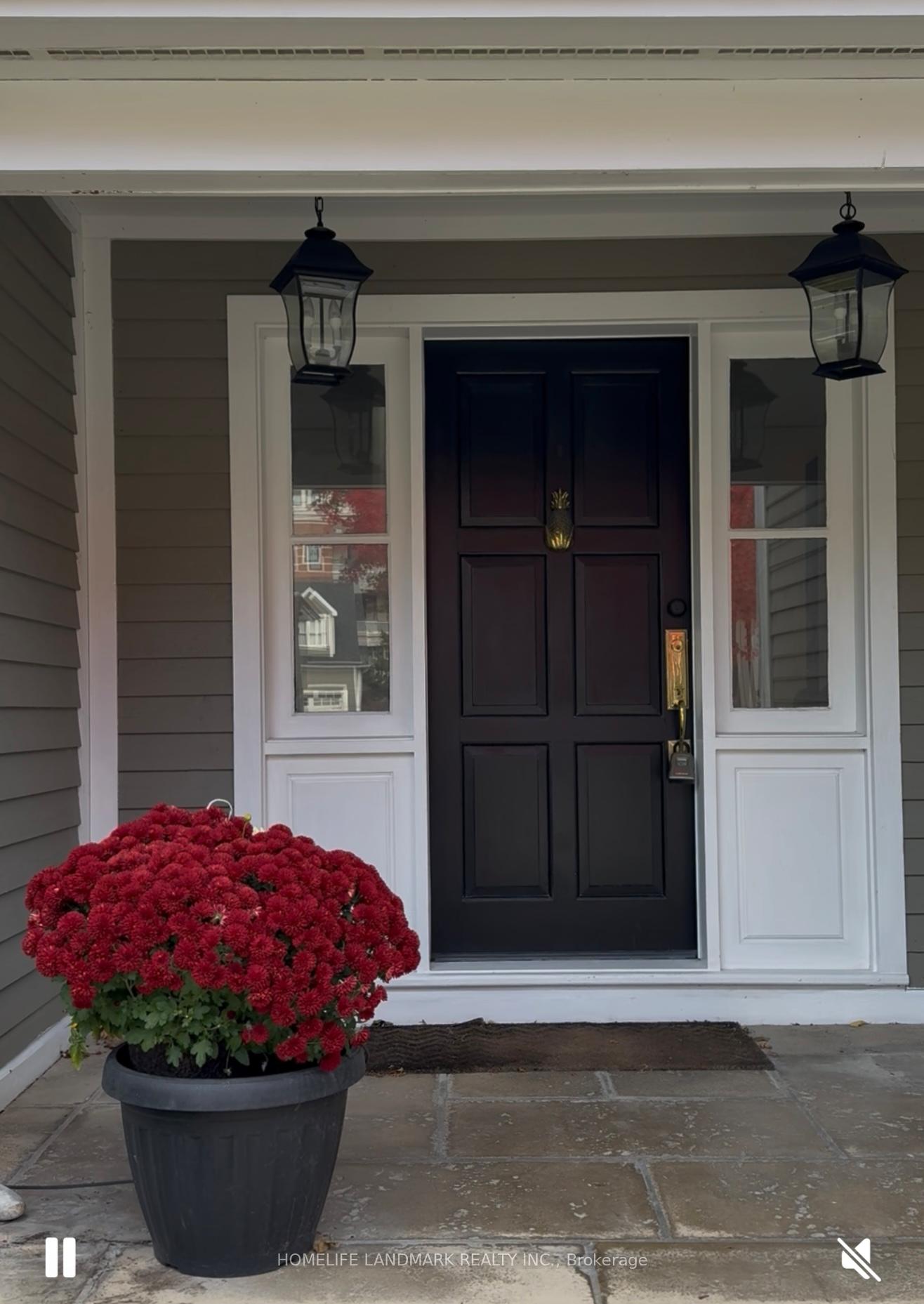 Photo 5 of 15 Station Lane, Markham, Unionville — HOMEH