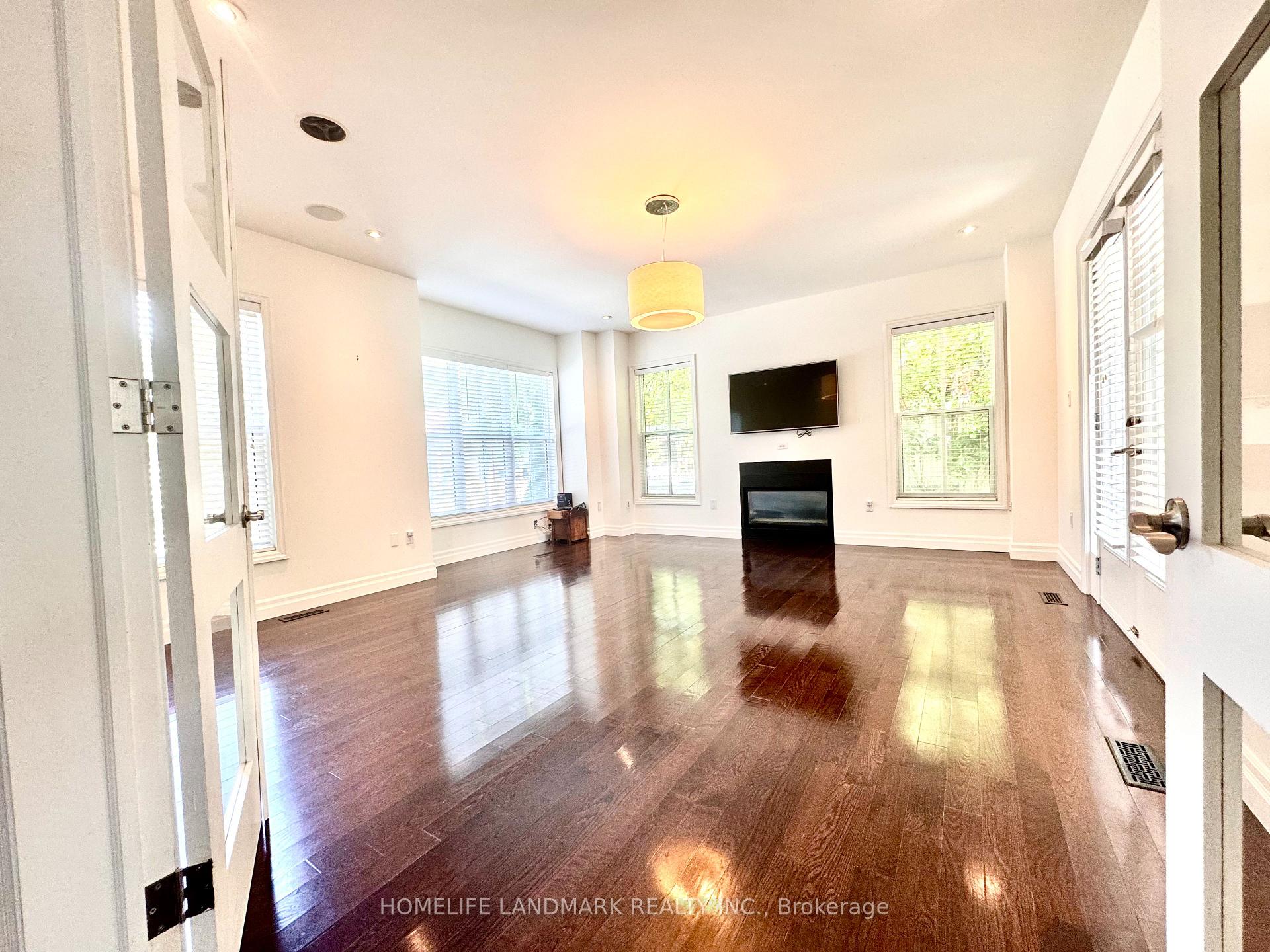 Photo 9 of 15 Station Lane, Markham, Unionville — HOMEH