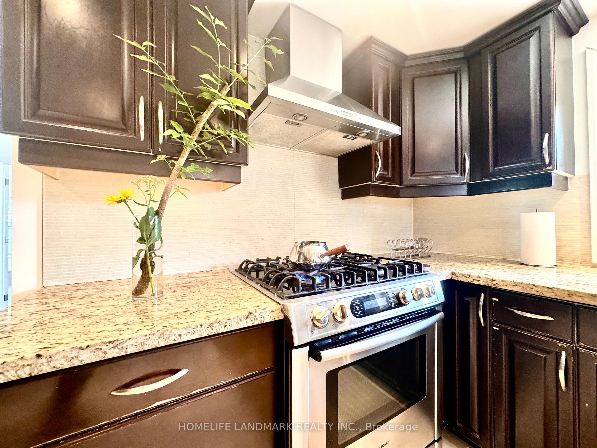 Photo 20 of 15 Station Lane, Markham, Unionville — HOMEH