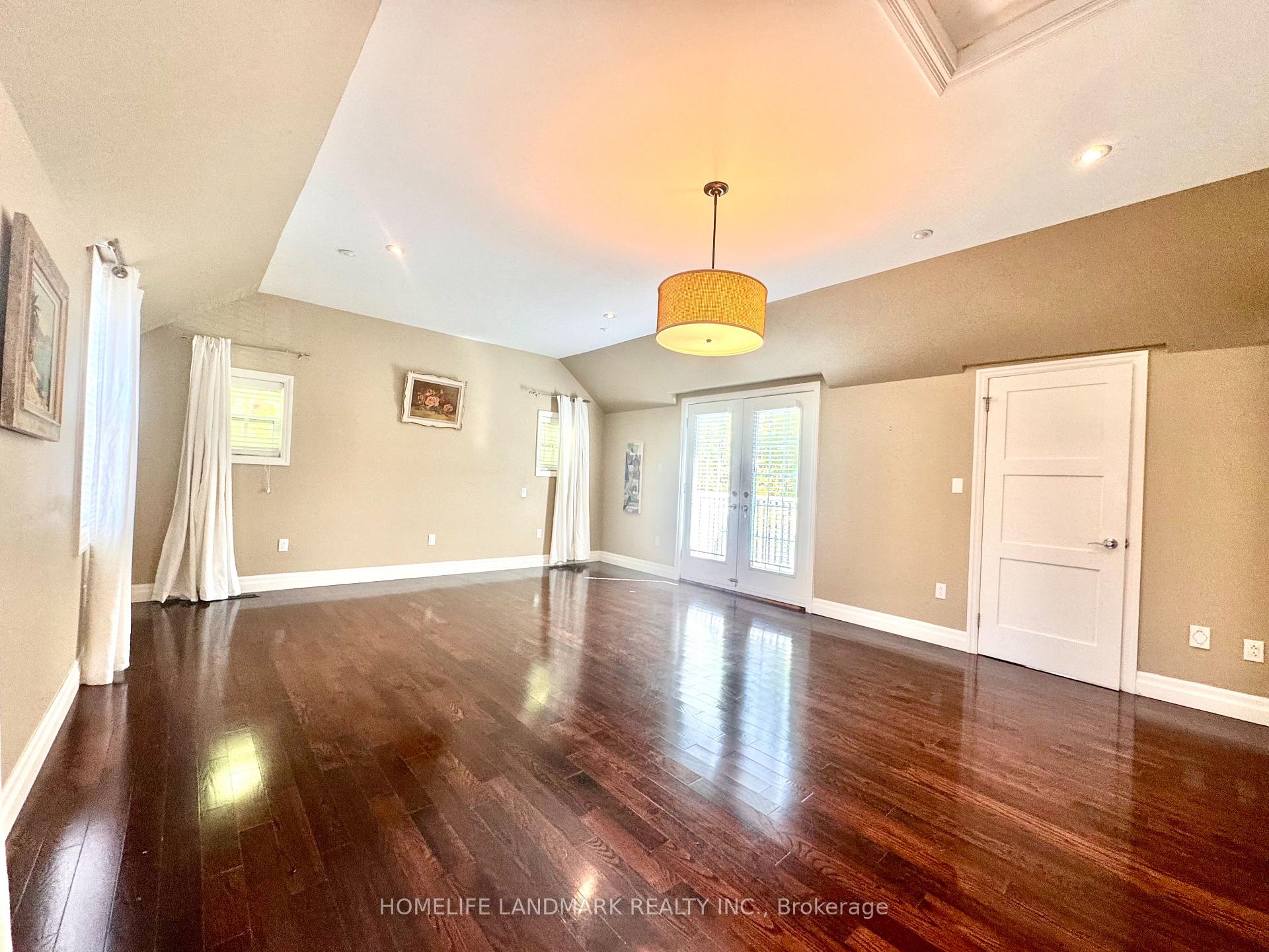 Photo 23 of 15 Station Lane, Markham, Unionville — HOMEH