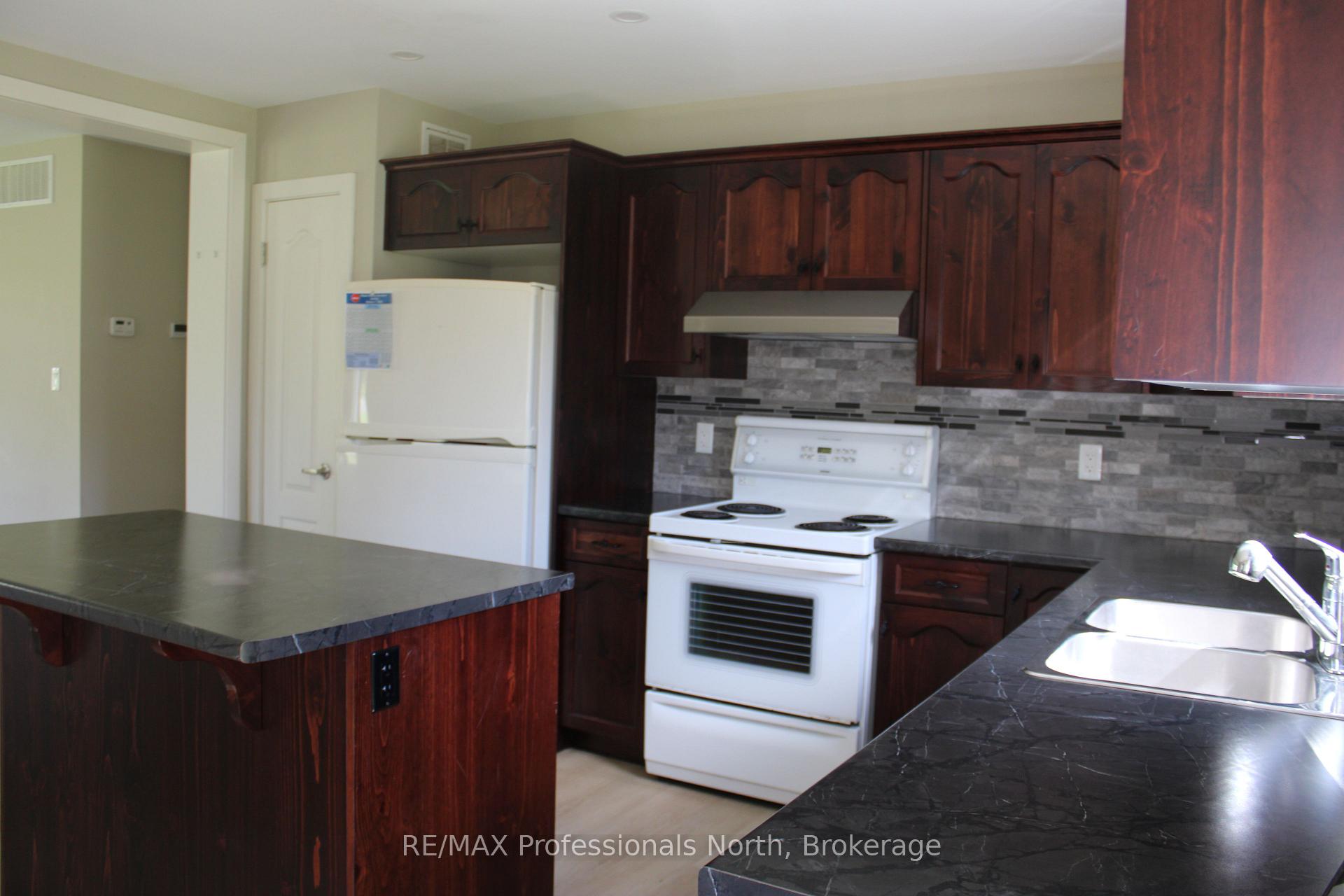 Photo 4 of 2513 Davis Lake Road, Minden Hills, Lutterworth — HOMEH