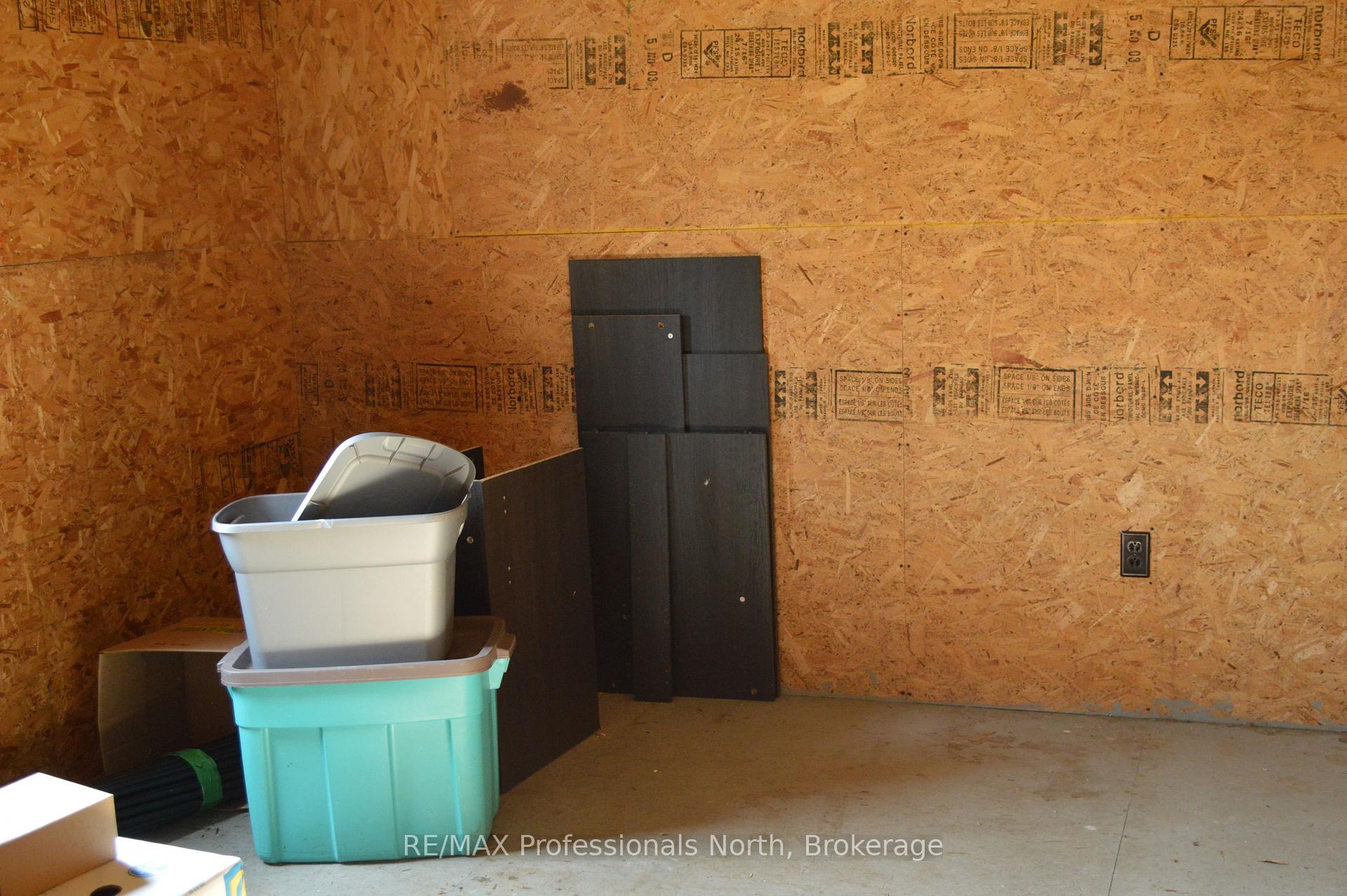Photo 27 of 2513 Davis Lake Road, Minden Hills, Lutterworth — HOMEH
